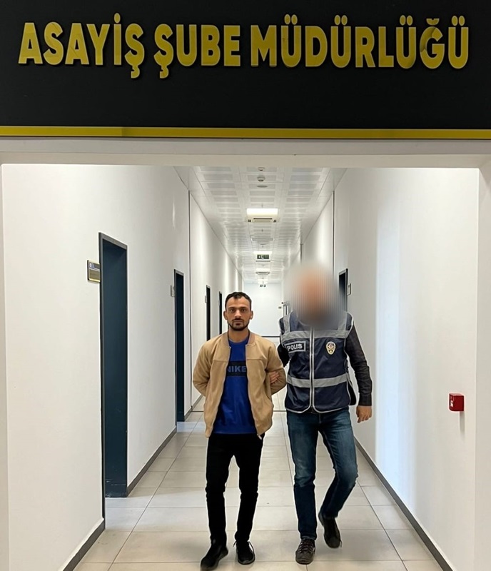 Kasten Yaralama ve Kamu Malına Zarar Verme  Suçlarından Kesinleşmiş 12 Yıl 9 Ay Ağır Hapis Cezası İle Aranan..